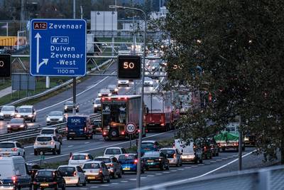 ‘Fileprobleem op de A12 nog vóór de zomer aanpakken’