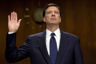 Ontslagen FBI-baas Comey schrijft boek