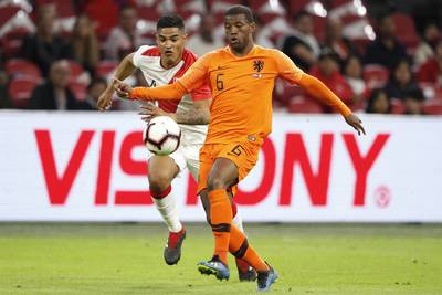 Jubileum voor Wijnaldum in Oranje