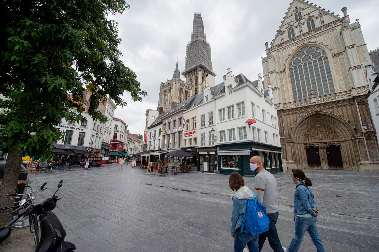 In strijd tegen corona stelt Antwerpen avondklok in | Het Parool