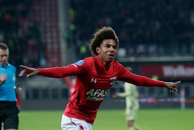 Stengs laat met wondergoal zien dat hij helemaal terug is