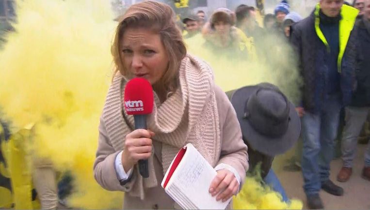 VIDEO. VTM-journaliste belaagd door betogers tijdens Mars ...