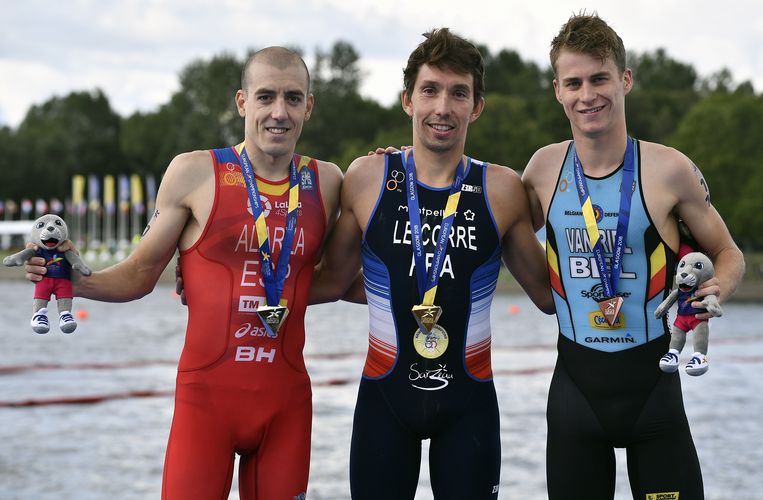 Bronzen Van Riel neemt dan toch deel aan gemengde aflossing triatlon | Meer Sport | Sport | HLN