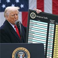Handelstarieven moesten de VS ‘stinkend rijk’ maken, maar Trump moet steeds absurdere argumenten aanhalen om ze in te voeren