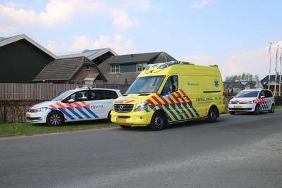 Moeder rijdt eigen kind (2) aan in Ermelo; kind ernstig gewond