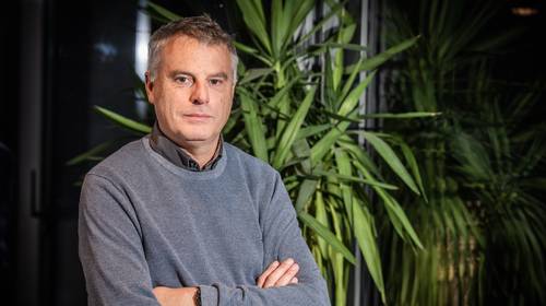 Viroloog Johan Neyts wil niet te vroeg juichen om de vaccins