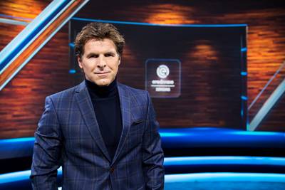 Toine van Peperstraten gaat show met schaatsende BN’ers presenteren op NPO 1