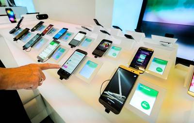 Vrouw die 773 telefoons lospeuterde kan duizenden euro's illegale winst nooit terugbetalen