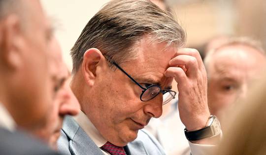 Beperking uitkering stuurt veel meer werklozen naar OCMW dan gedacht: hoe regering aantal nieuwe leefloners grondig onderschat heeft