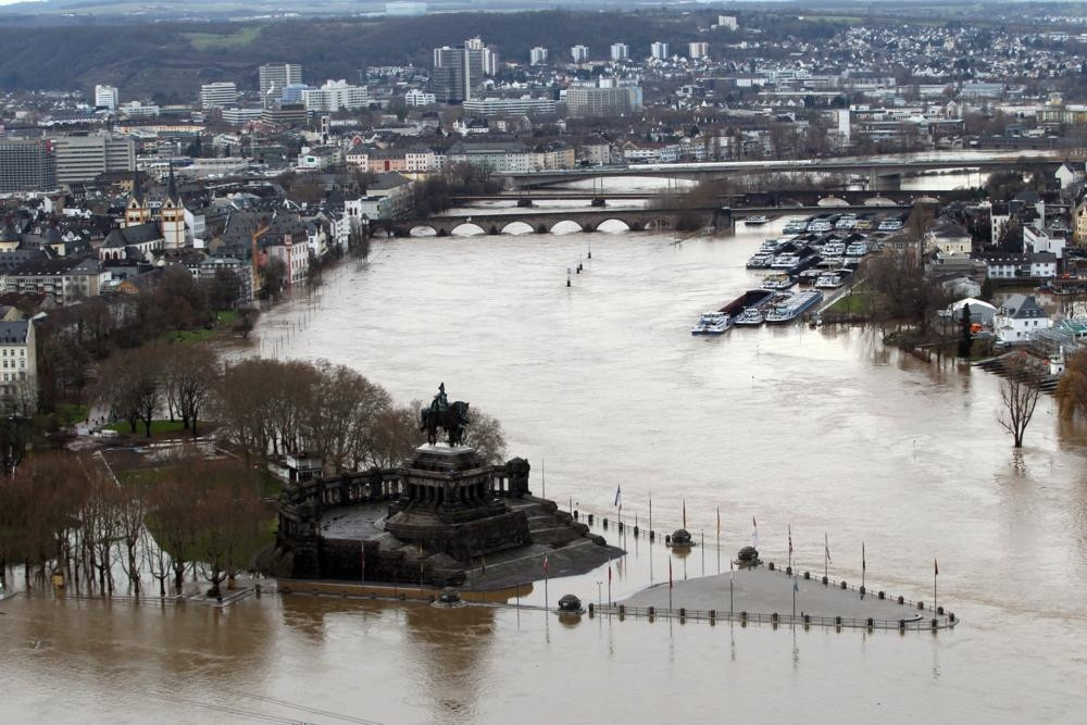 FOTOSERIE Hoogwater Foto destentor.nl