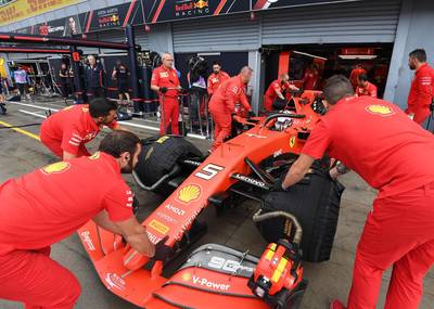 Kom in Ferrari-land niet aan met vip-kaarten voor Mercedes
