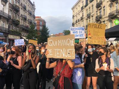 Manifestation à Saint-Gilles suite à l’incident entre la police et trois jeunes femmes