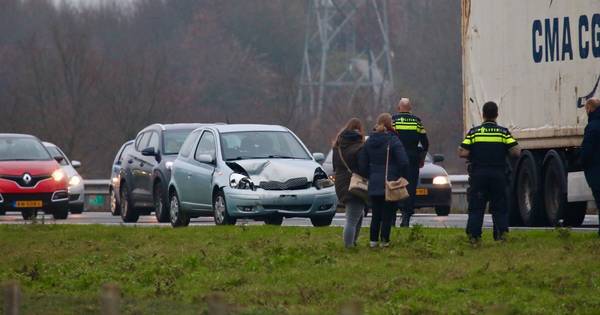 Botsing veroorzaakt file op A73