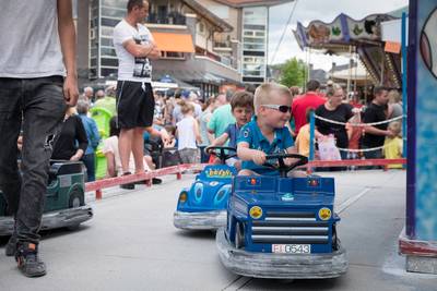 Verzetten van braderie ‘Elst op Stelten’ is mislukt; 1,5 meter is onoverkomelijk obstakel