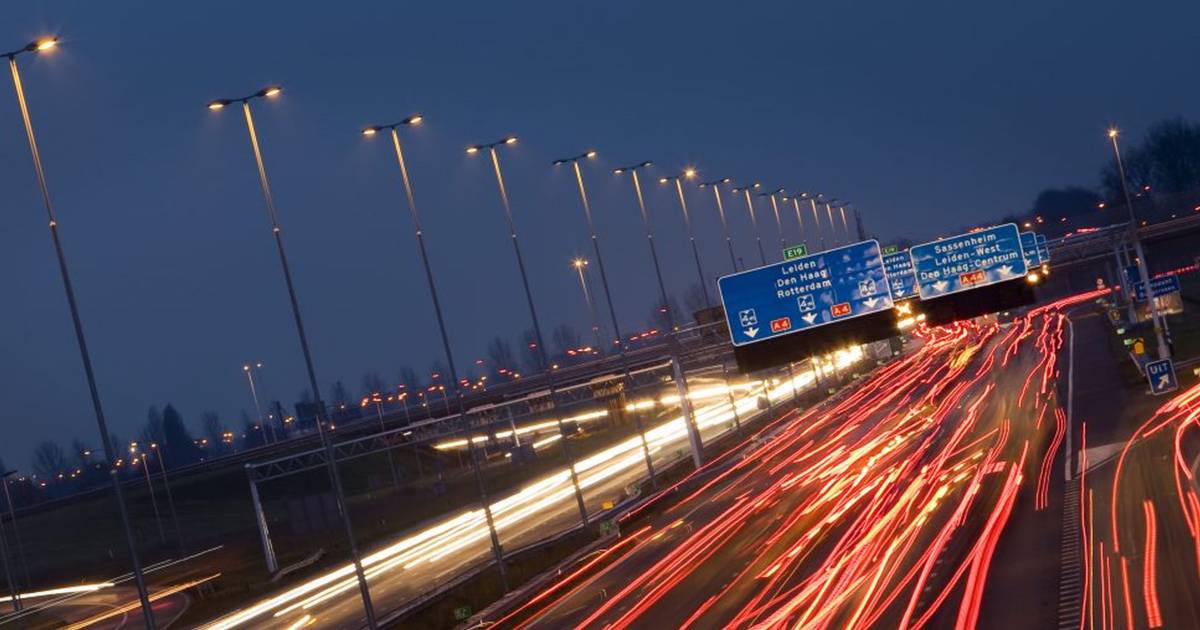 Opmerkelijk: A15 krijgt ook na verbreding geen verlichting boven de weg - De Gelderlander