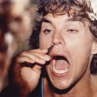 Kan het kwaad om je neusharen te scheren, waxen, of uit te trekken?