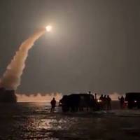 Oekraïne zegt Russische raketfabriek te hebben aangevallen • Hongarije blokkeert Europese lening aan Oekraïne