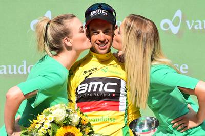 Kelderman duikelt van podium in Zwitserland, eindzege voor Porte