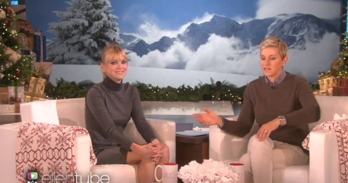Anna Faris weet wel hoe ze een opgemerkte entree moet ...