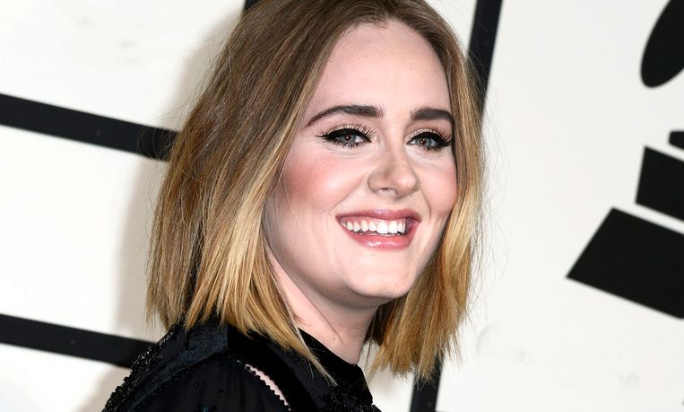 Adele verbluft opnieuw het internet met slanke foto, maar krijgt dit keer ook veel kritiek - Het Laatste Nieuws