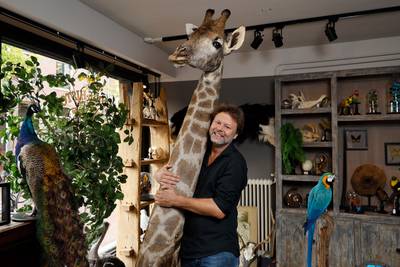 Erwin werkt met opgezette dieren: ‘Ik vind er niks zieligs aan. Het vlees in de supermarkt, dat is pas zielig’