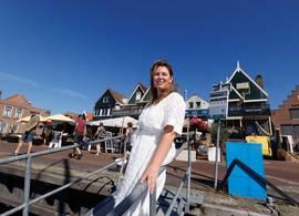 Dít is de opvallende nieuwe liefde van Greetje uit ‘Urk!’