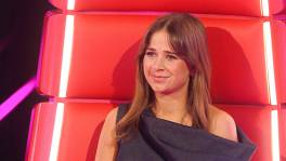 Laura Tesoro in tranen tijdens eerste Big Battles in The Voice: “Dit ...