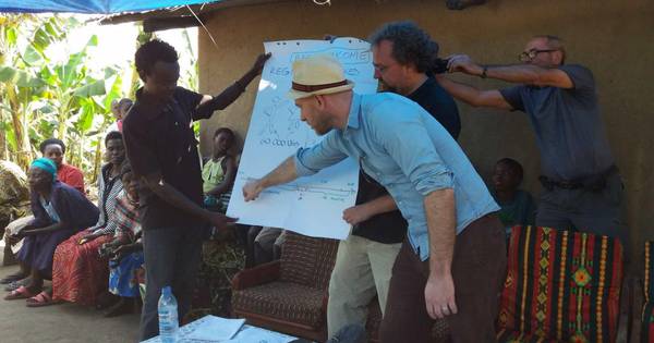 Vlamingen testen in Oeganda nieuwe vorm van ontwikkelingshulp | De Krant | hln.be