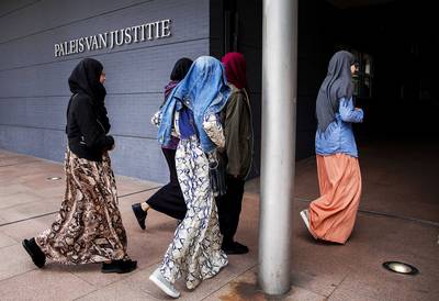 ‘Het is lachen in je gezicht en een dolk in je rug’