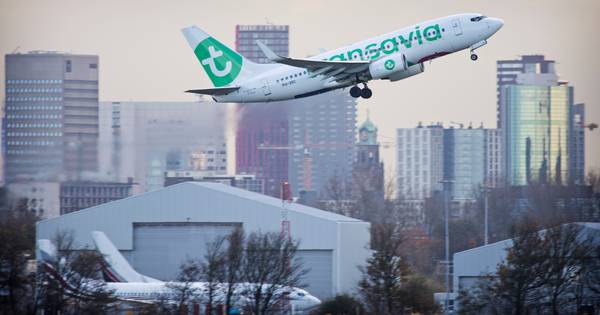 Transavia start eigen pilotenopleiding | Economie - Eindhovens Dagblad