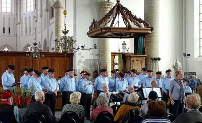 Shantykoren komen tot recht in de Grote Kerk