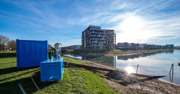 Na de droogte is het waterpeil van plas en singels in Lent nu pas weer op orde