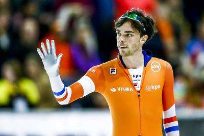 Roest wint tien kilometer en prolongeert wereldtitel allround