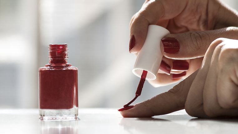 Wat Is Aceton Eigenlijk En Hoe Schadelijk Is Het Voor Je Nagels Style Nina Hln