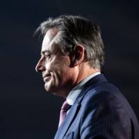 Het lekken van de onderhandelingsnota is een boodschap aan formateur De Wever: een dringend verzoek om de werkwijze bij te stellen