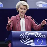 Von der Leyen: gebruik Russisch geld ‘mag niet ten koste gaan van één enkele lidstaat’ • Orbán wil Hongaarse reserves uit België weghalen