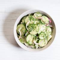 Eiwitrijke komkommer-salade met maar 4 ingrediënten
