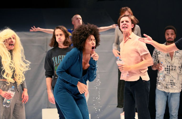 Allemaal mensen is theater als pleidooi om het maar eens