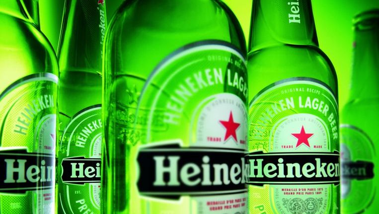Na 80 jaar bruin wordt het Heinekenflesje groen | De Volkskrant