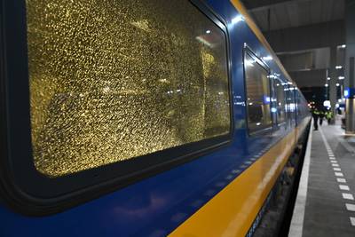 Trein bij Breda mogelijk beschoten, vijf ruiten gesneuveld
