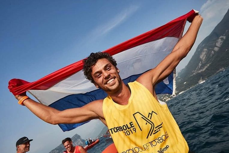 Kiran Badloe Voor Het Eerst Wereldkampioen Windsurfen Strijd Om Olympisch Ticket Wordt Broedermoord De Volkskrant