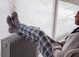 Het lager zetten van de verwarming heeft dít effect op je bloeddruk