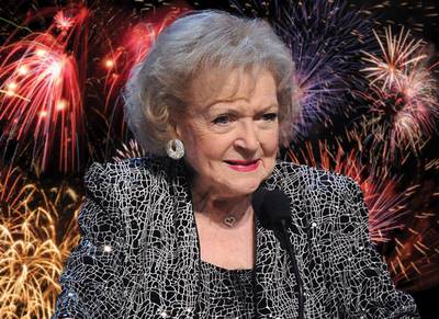 Jarige Golden Girl Betty White (96) bedolven onder de felicitaties