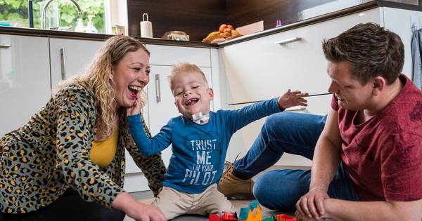 Inzamelingsactie voor Deldense Jens (4) die een rolstoelbus nodig heeft
