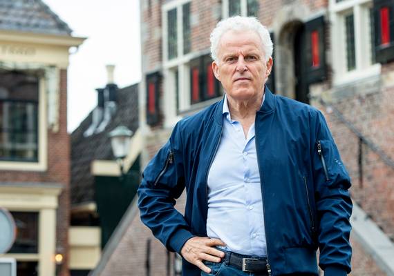 Kinderen en familie Peter R. de Vries plaatsen paginagrote rouwadvertentie: “Pap, het komt goed”