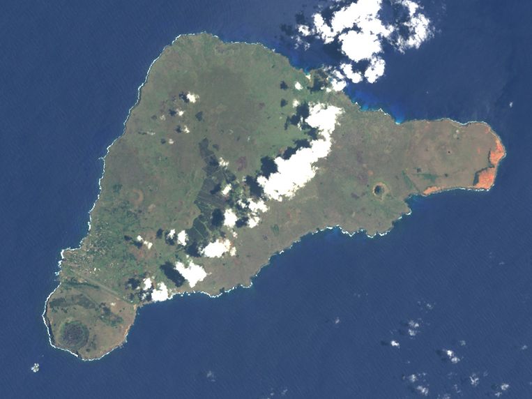 Paaseiland is maar 25 op 12 kilometer groot en is een van de meest afgelegen bewoonde eilanden ter wereld.