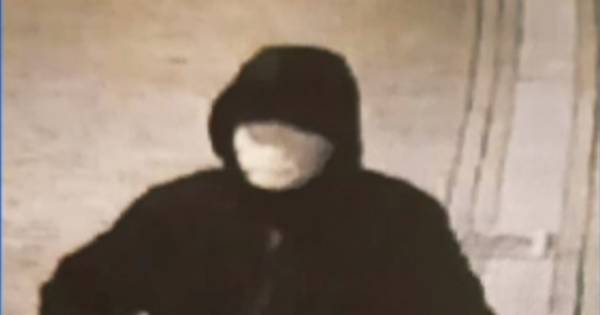 Politie maakt beelden van plaatsen granaat in Zwolle openbaar.