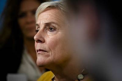 Minister Bijleveld wil afwijkend lid in NAVO aanpakken