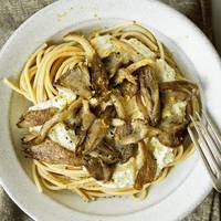 Smullen: pasta met cashew-room, oesterzwammen & sinaasappel