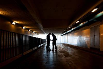 Man (27) aangevallen en bijna beroofd in Raamsdonk